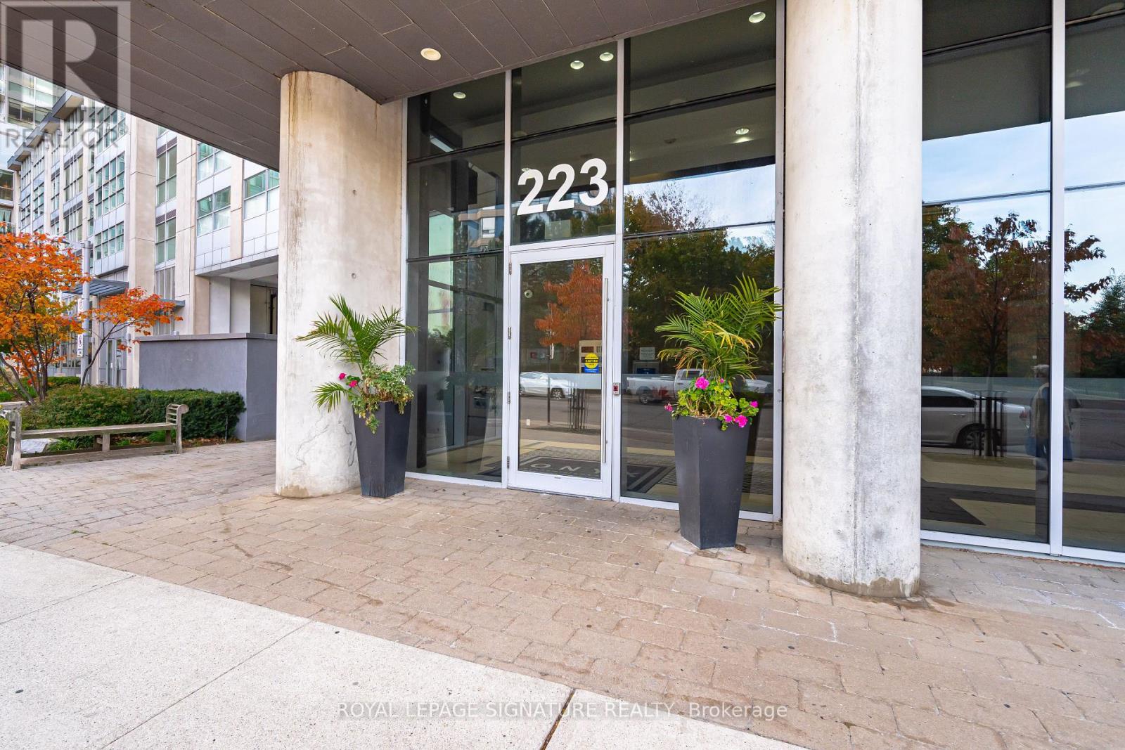 Property at 1509 - 223 WEBB DRIVE image 3