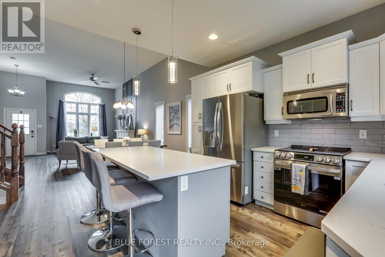 20 Turnberry Drive, Thames Centre, Ontario  N0L 1G3 - Photo 10 - X12088559