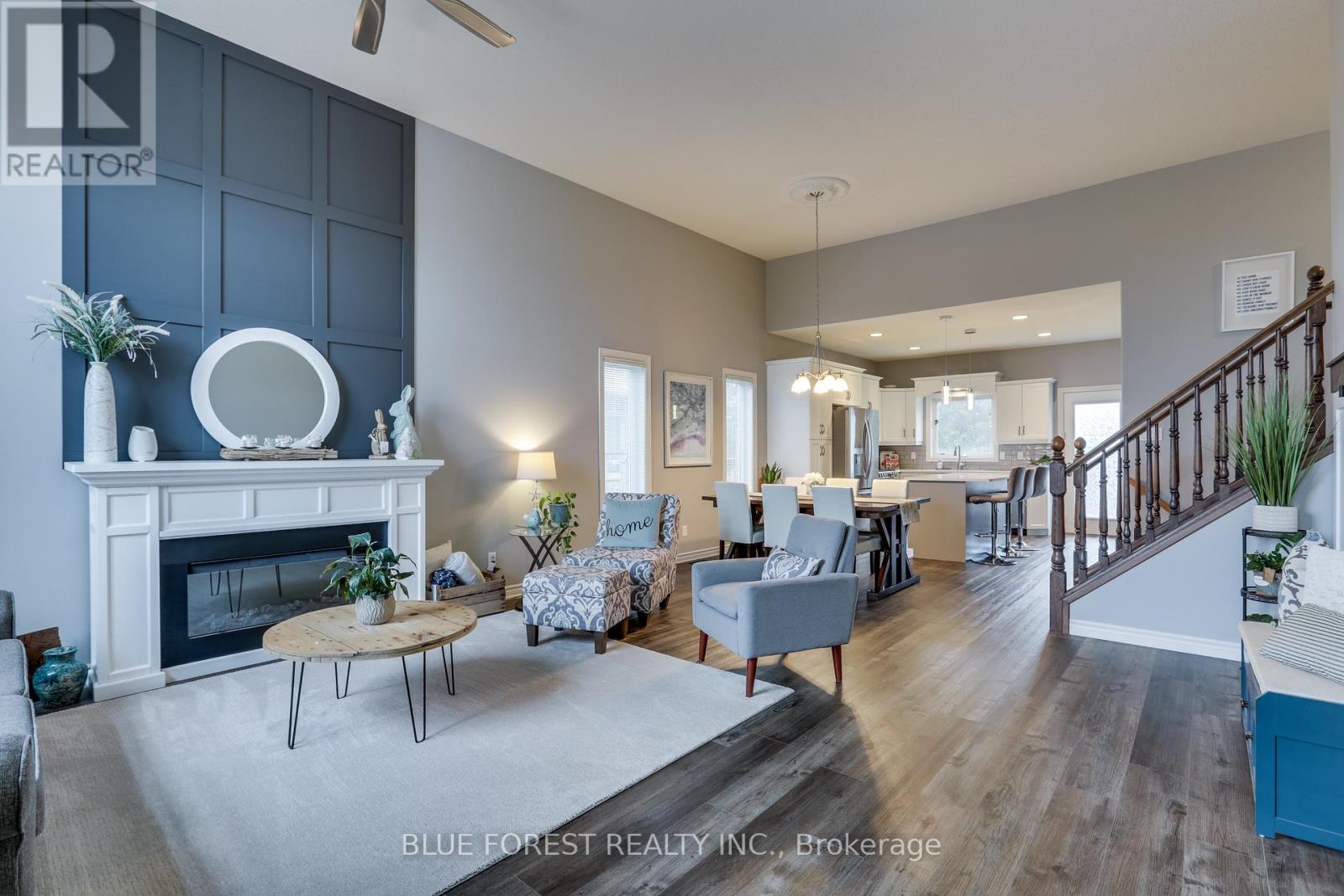 20 Turnberry Drive, Thames Centre, Ontario  N0L 1G3 - Photo 2 - X12088559