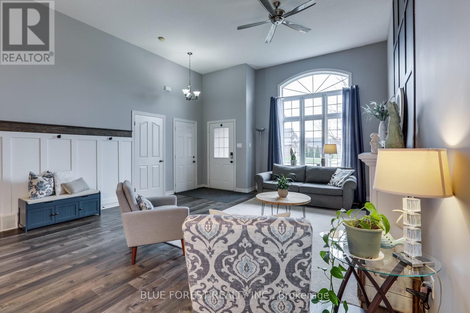 20 Turnberry Drive, Thames Centre, Ontario  N0L 1G3 - Photo 3 - X12088559