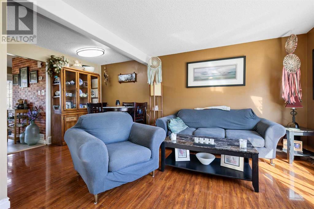 Property at 32 Erin Mount Crescent SE image 5