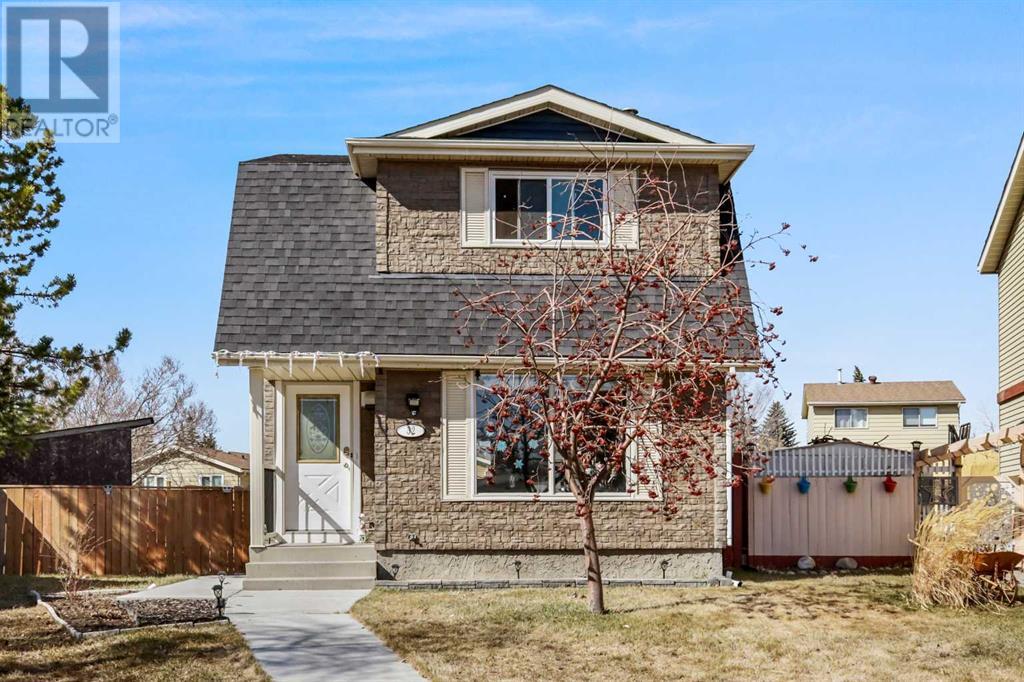 Property at 32 Erin Mount Crescent SE image 1