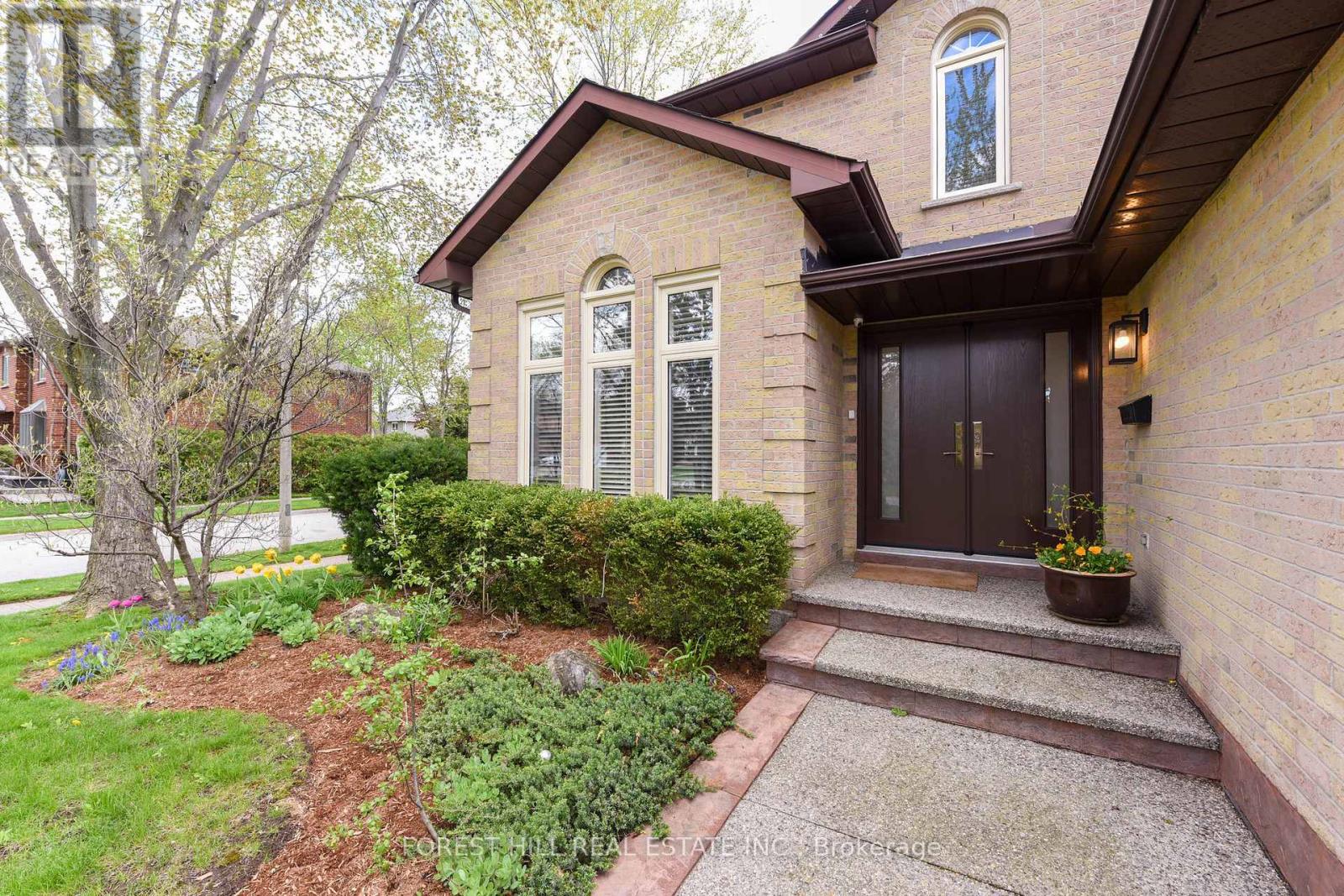 Property at 2163 TOWNE BOULEVARD image 5