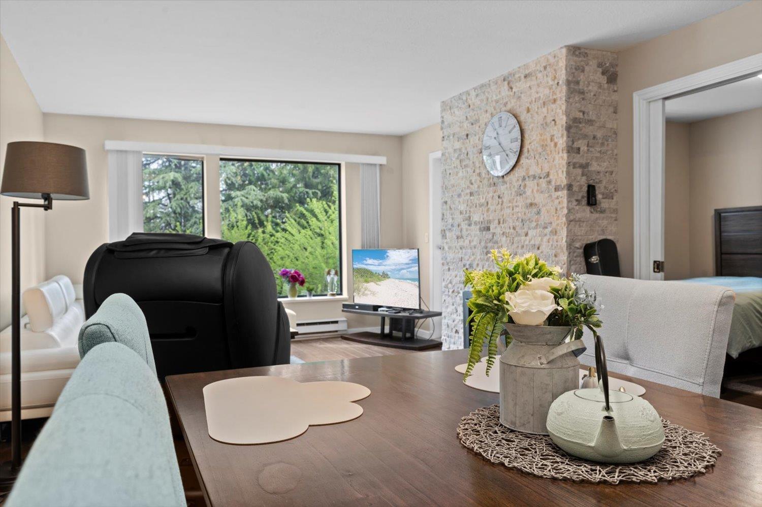 114 33030 George Ferguson Way, Abbotsford, British Columbia  V2S 6Y2 - Photo 2 - R2990449