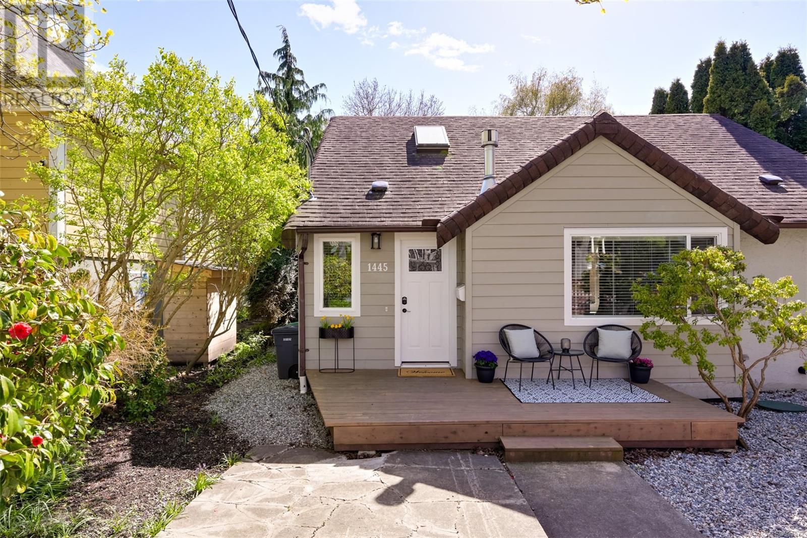 Property at 1445 Hamley St image 2