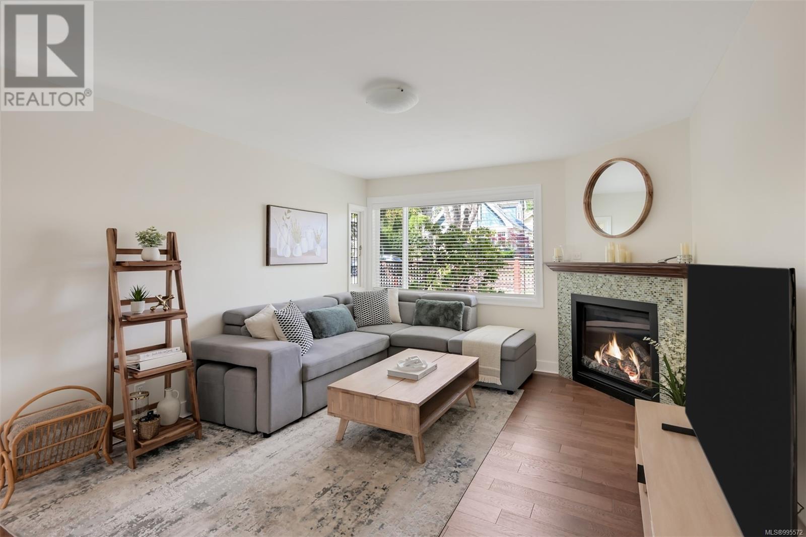 Property at 1445 Hamley St image 4