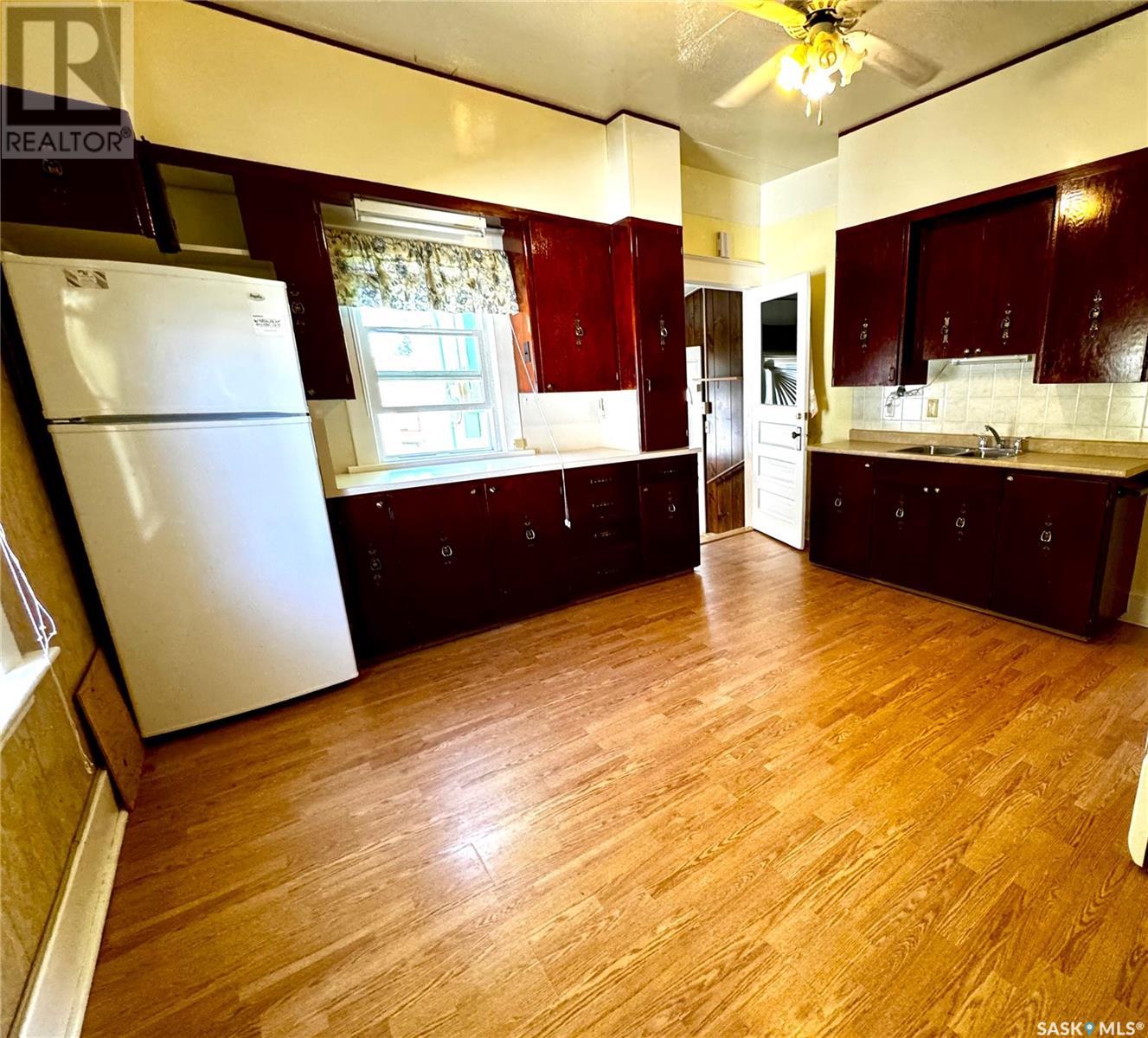 305 3rd Avenue Ne, Swift Current, Saskatchewan  S9H 2G8 - Photo 5 - SK984609