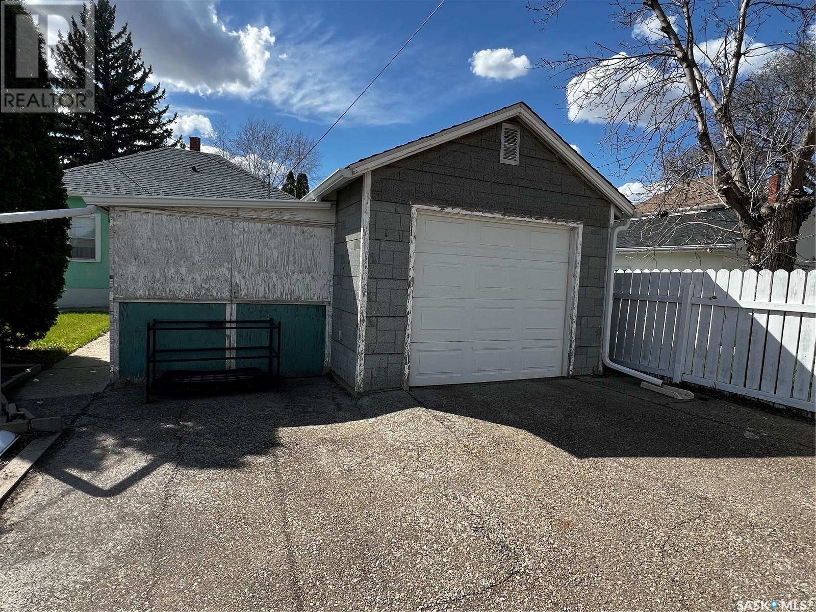 305 3rd Avenue Ne, Swift Current, Saskatchewan  S9H 2G8 - Photo 18 - SK984609