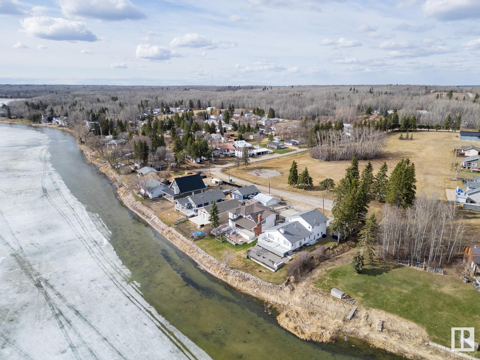 403 4 St, Rural Lac Ste. Anne County, Alberta  T0E 1A0 - Photo 39 - E4431298