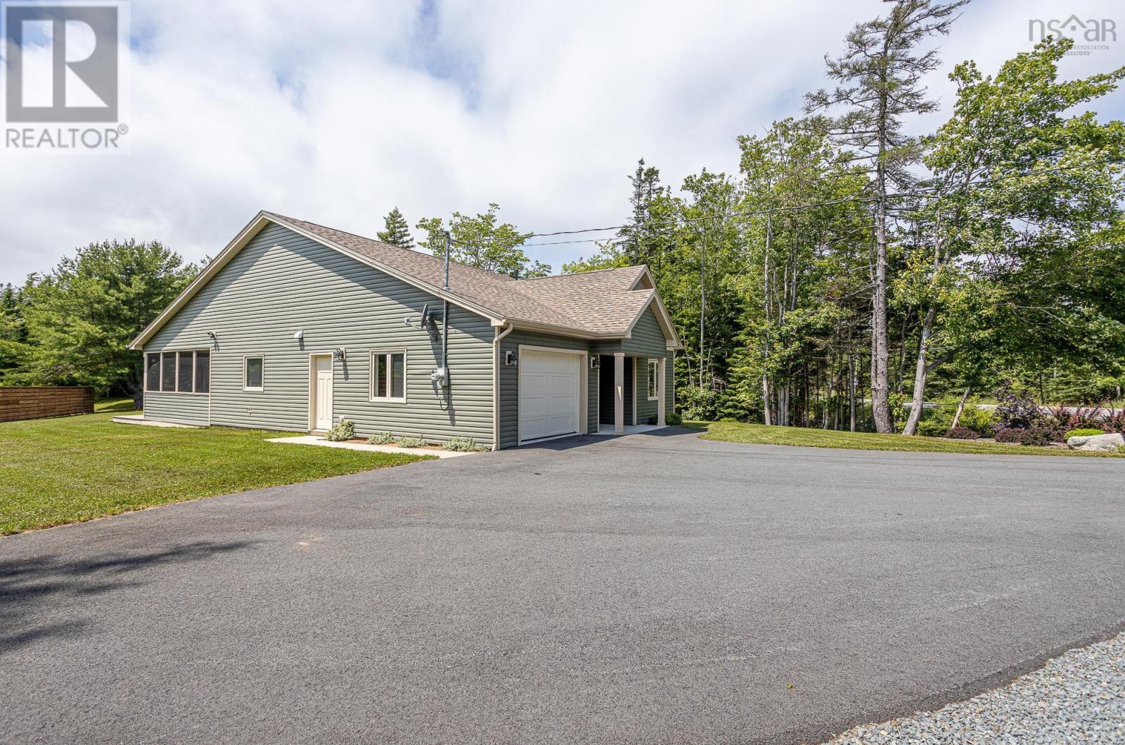 Property at 570 Myra Rd image 3