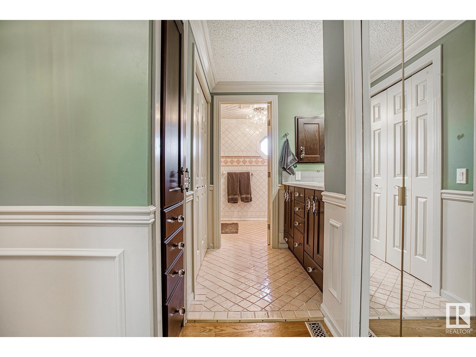 Property at 300 VISTA CT image 3