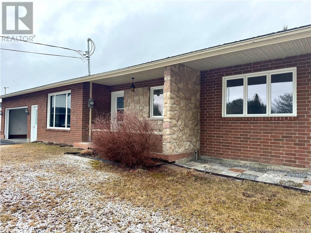 Property at 9 de l'École-Iroquois Street image 2
