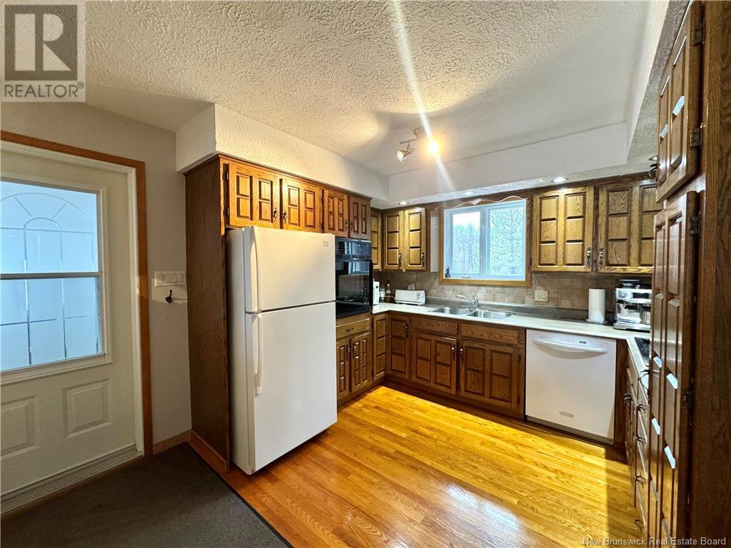 Property at 9 de l'École-Iroquois Street image 4