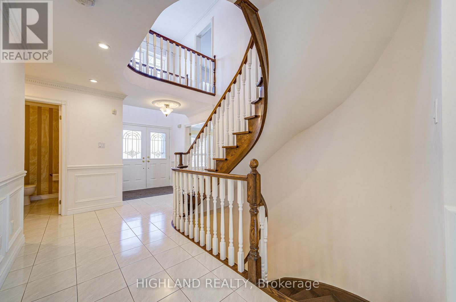 1636 Sagewood Court, Mississauga, Ontario  L5M 5M2 - Photo 23 - W12087937