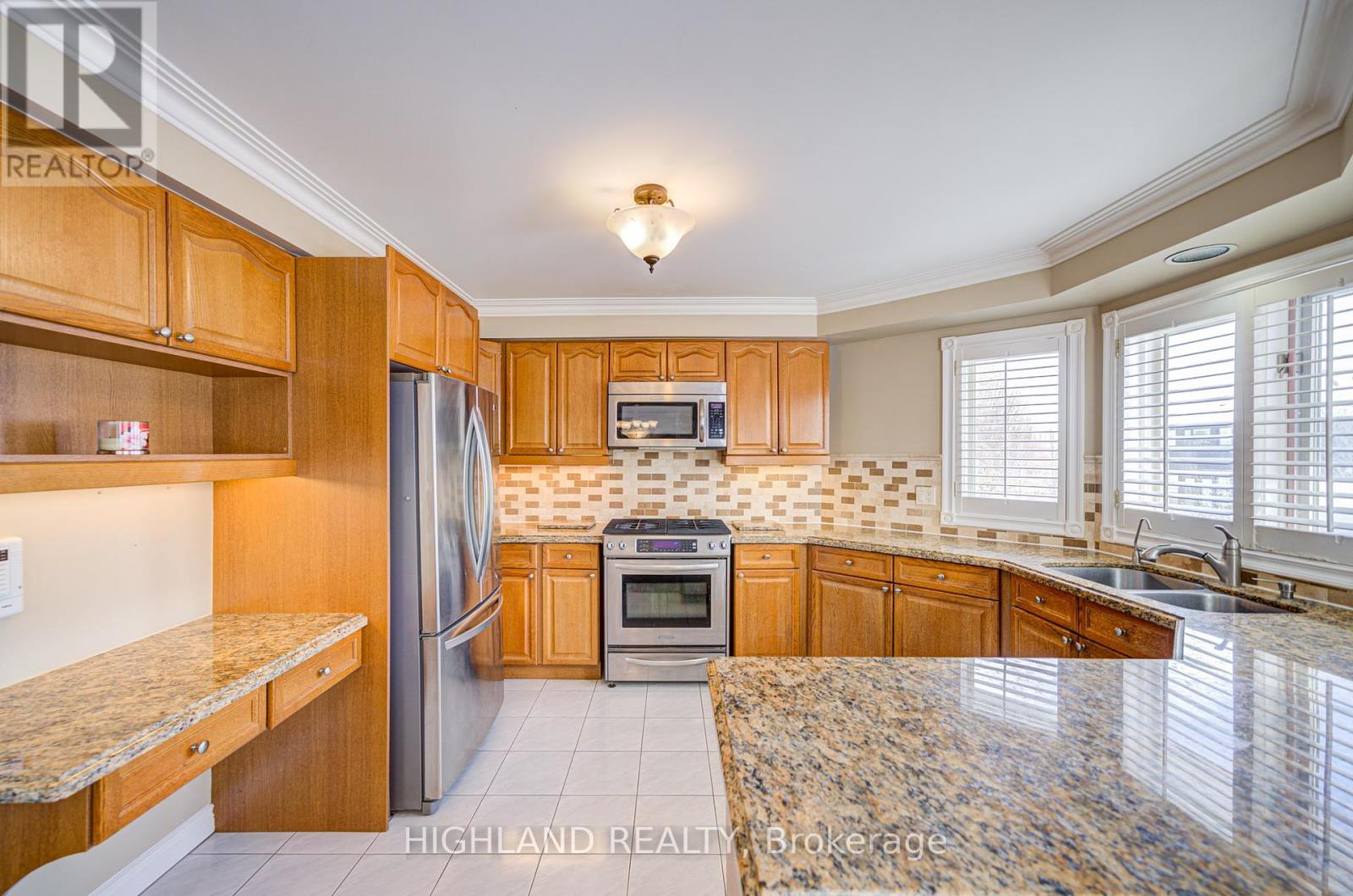 1636 Sagewood Court, Mississauga, Ontario  L5M 5M2 - Photo 31 - W12087937