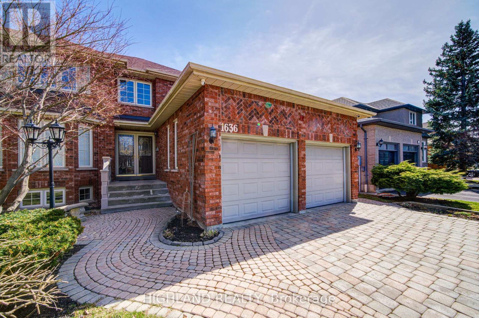 1636 Sagewood Court, Mississauga, Ontario  L5M 5M2 - Photo 46 - W12087937