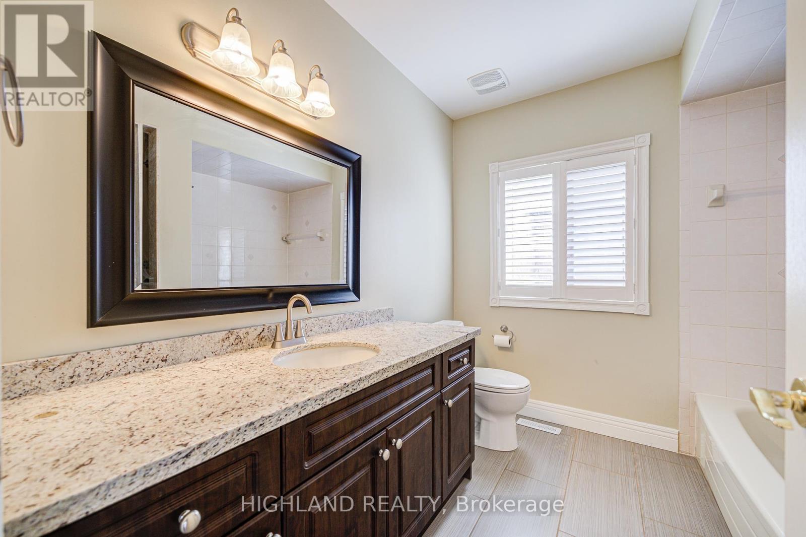 1636 Sagewood Court, Mississauga, Ontario  L5M 5M2 - Photo 34 - W12087937