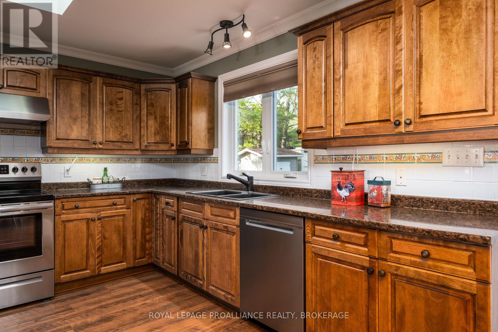 14 Sunset Lane, Greater Napanee (Greater Napanee), Ontario  K7R 3K7 - Photo 36 - X12088740