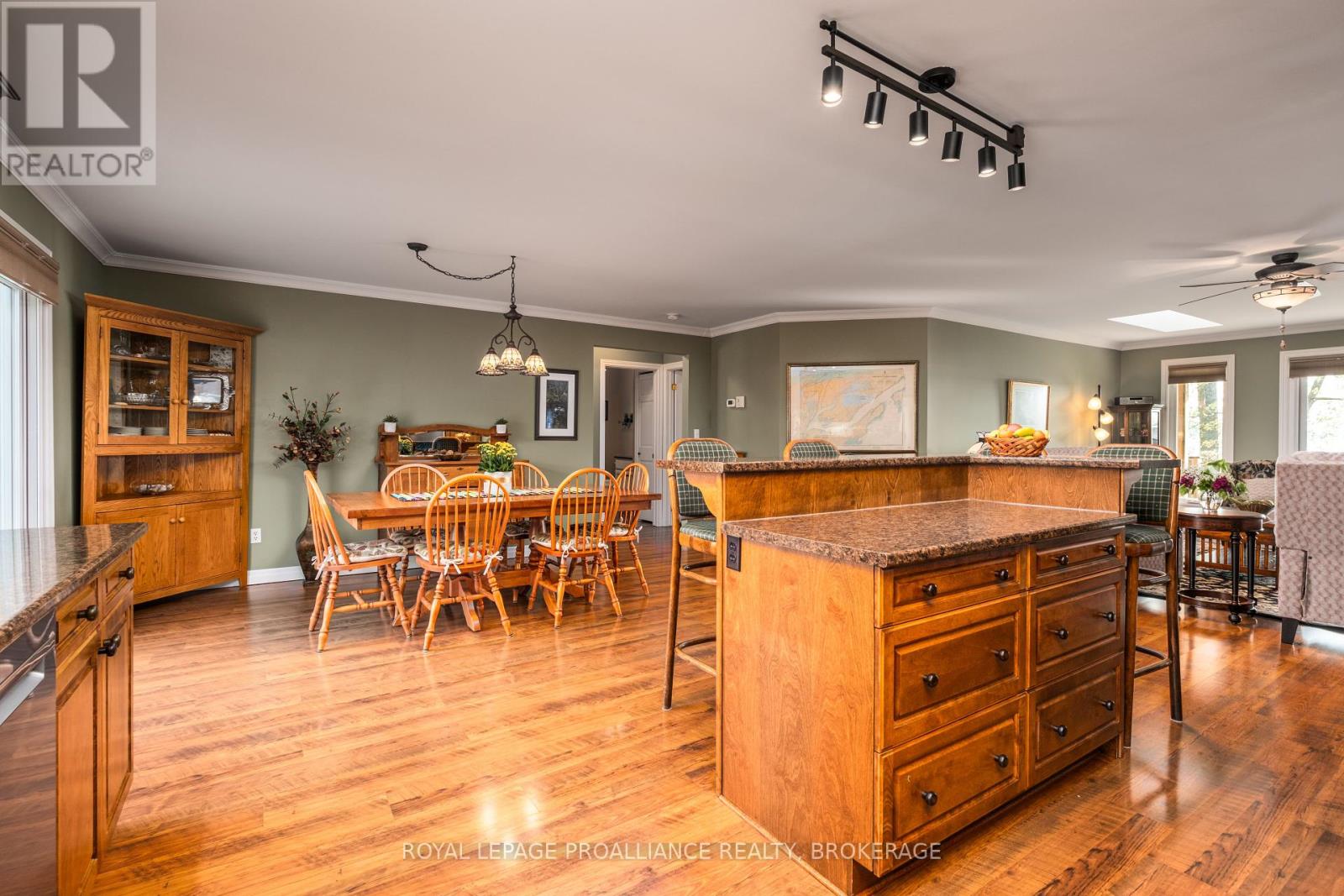 14 Sunset Lane, Greater Napanee (Greater Napanee), Ontario  K7R 3K7 - Photo 38 - X12088740