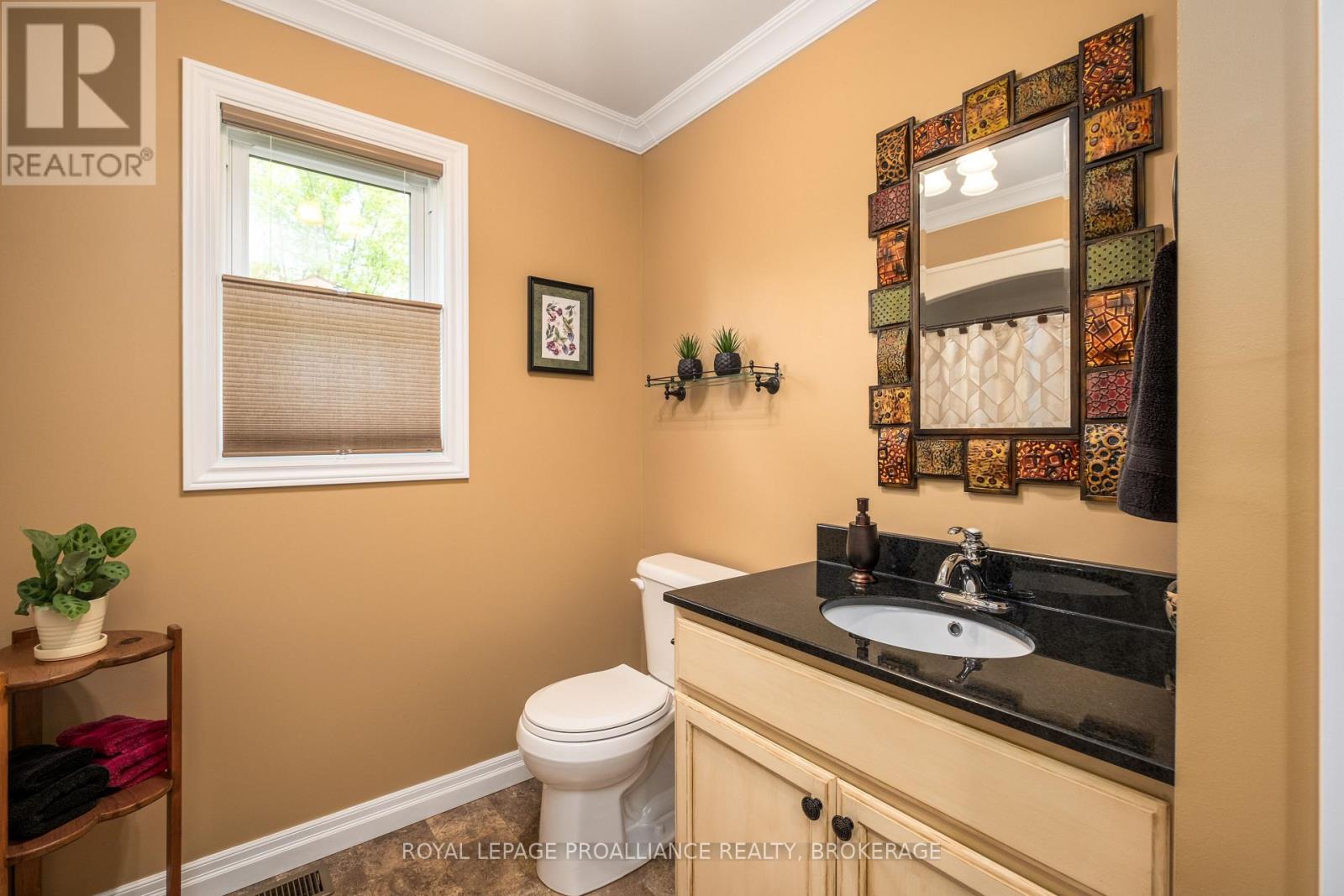 14 Sunset Lane, Greater Napanee (Greater Napanee), Ontario  K7R 3K7 - Photo 43 - X12088740