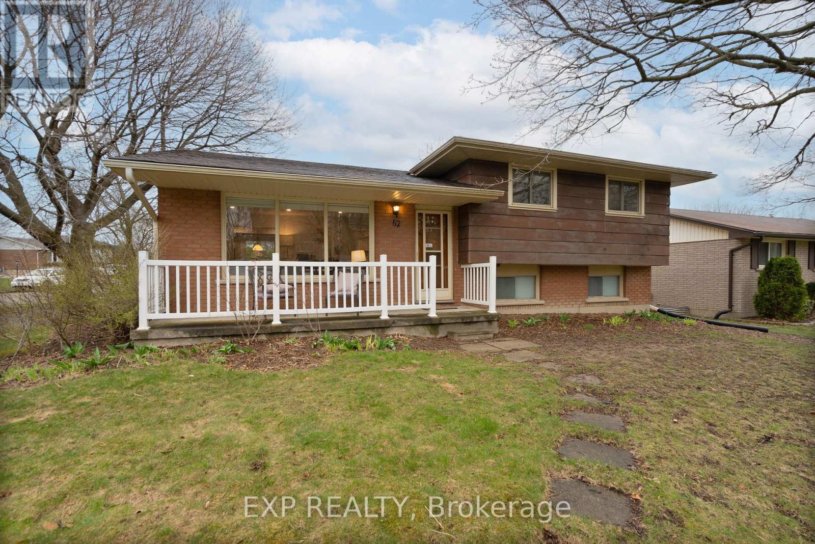 62 Southview Crescent