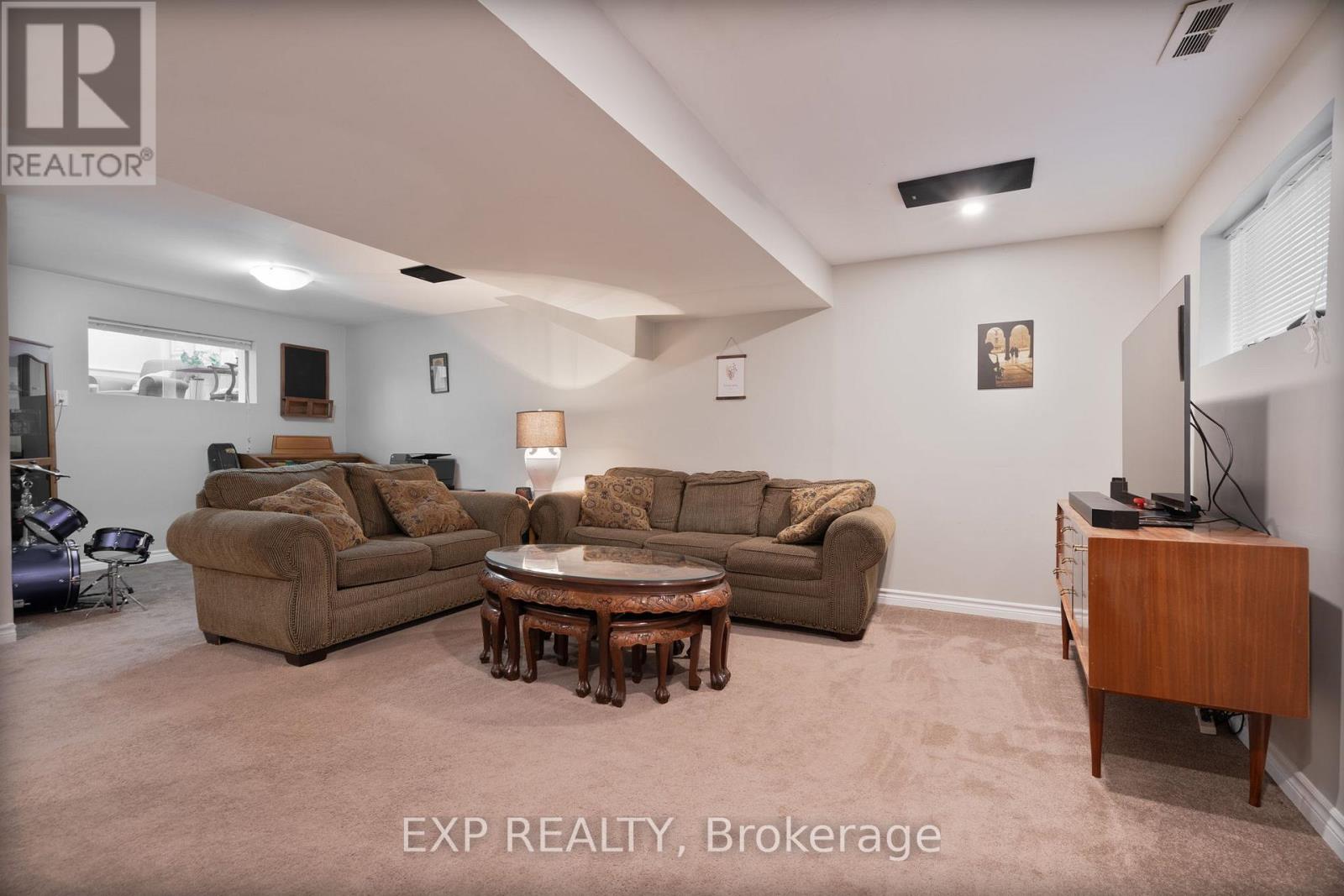 Photo 22 of 30 for 62 Southview Crescent