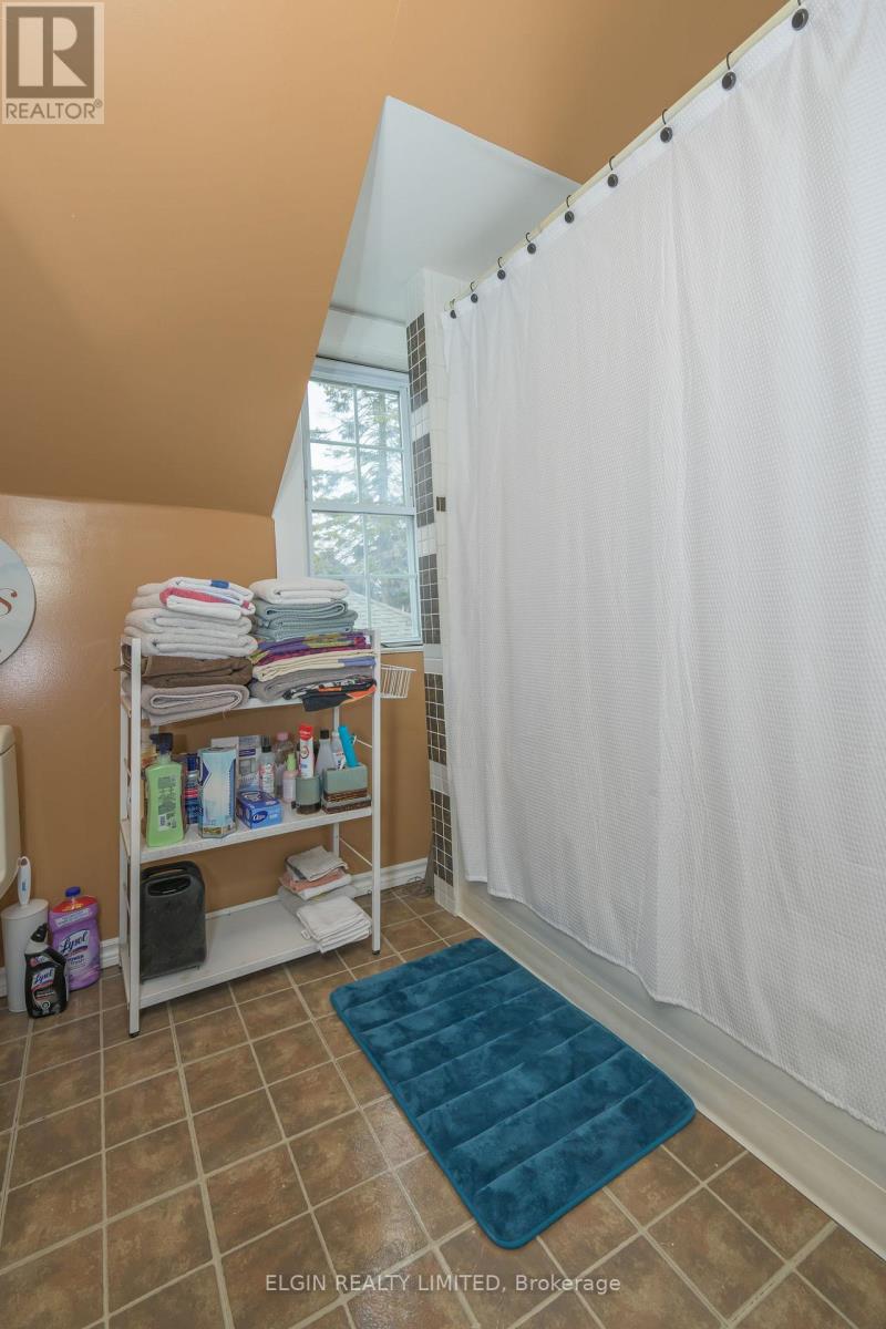 77 Kains Street, St. Thomas, Ontario  N5P 1N5 - Photo 13 - X12088633