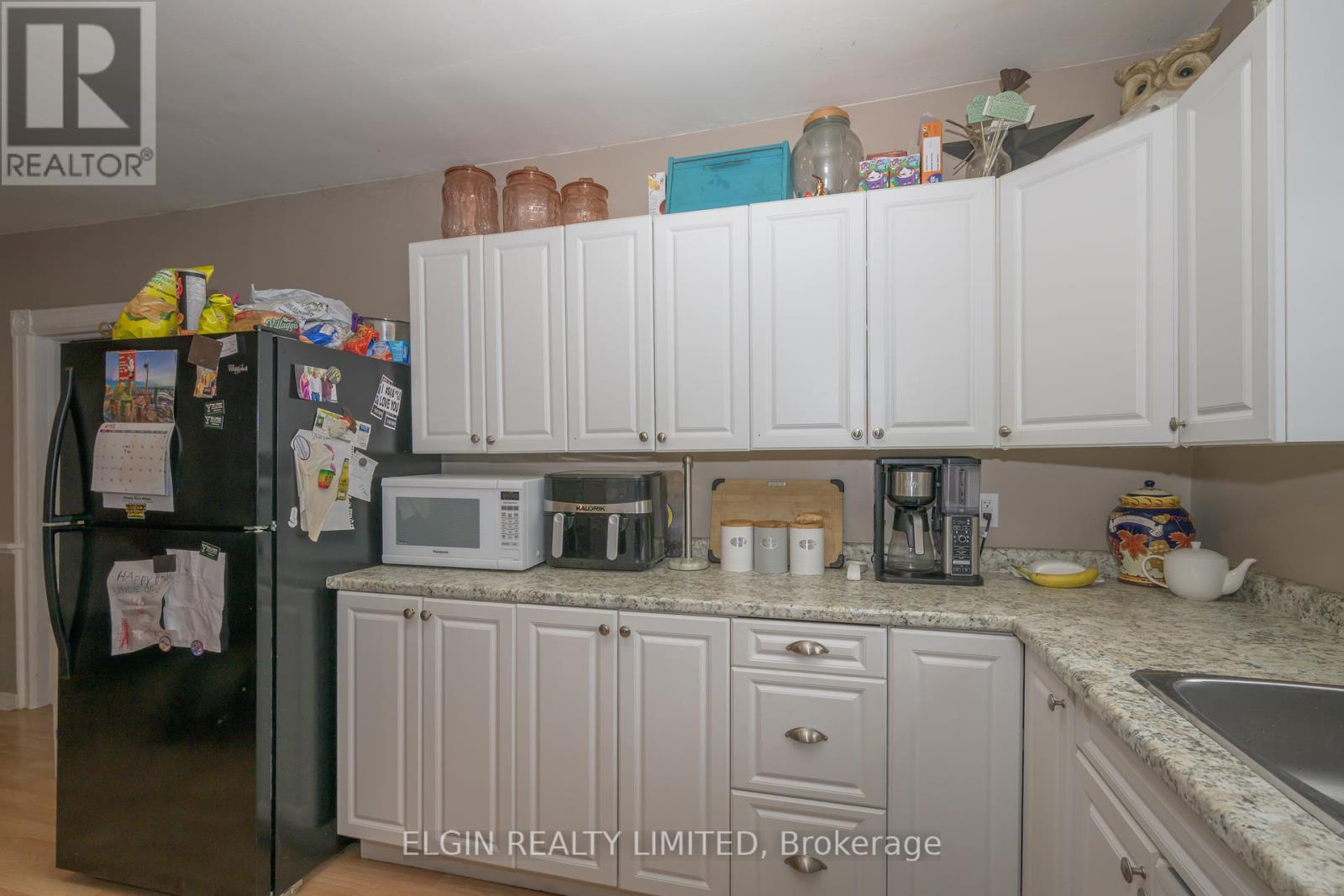 77 Kains Street, St. Thomas, Ontario  N5P 1N5 - Photo 4 - X12088633