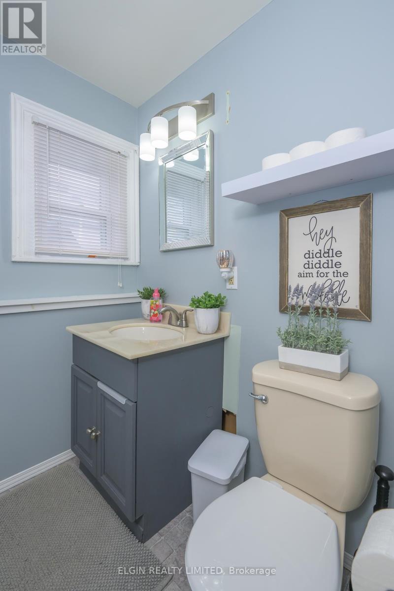 77 Kains Street, St. Thomas, Ontario  N5P 1N5 - Photo 9 - X12088633