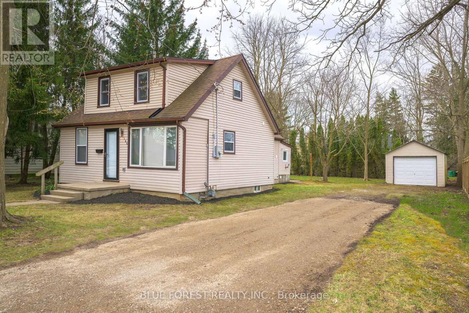 186 Victoria Street, Southwest Middlesex, Ontario  N0L 1M0 - Photo 1 - X12088745
