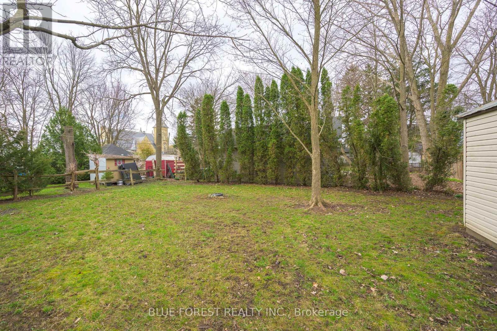 186 Victoria Street, Southwest Middlesex, Ontario  N0L 1M0 - Photo 17 - X12088745