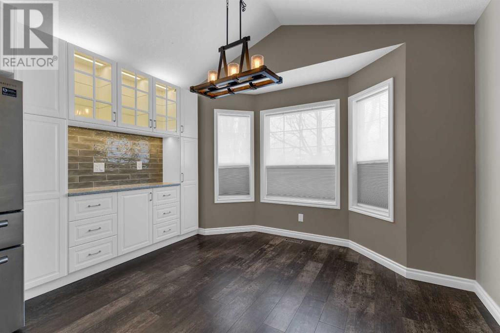 Property at 132 Erin Circle SE image 3