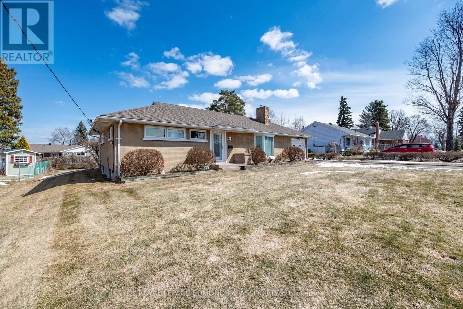 463 Fraser Street, Pembroke, Ontario  K8A 1Y5 - Photo 3 - X12088688