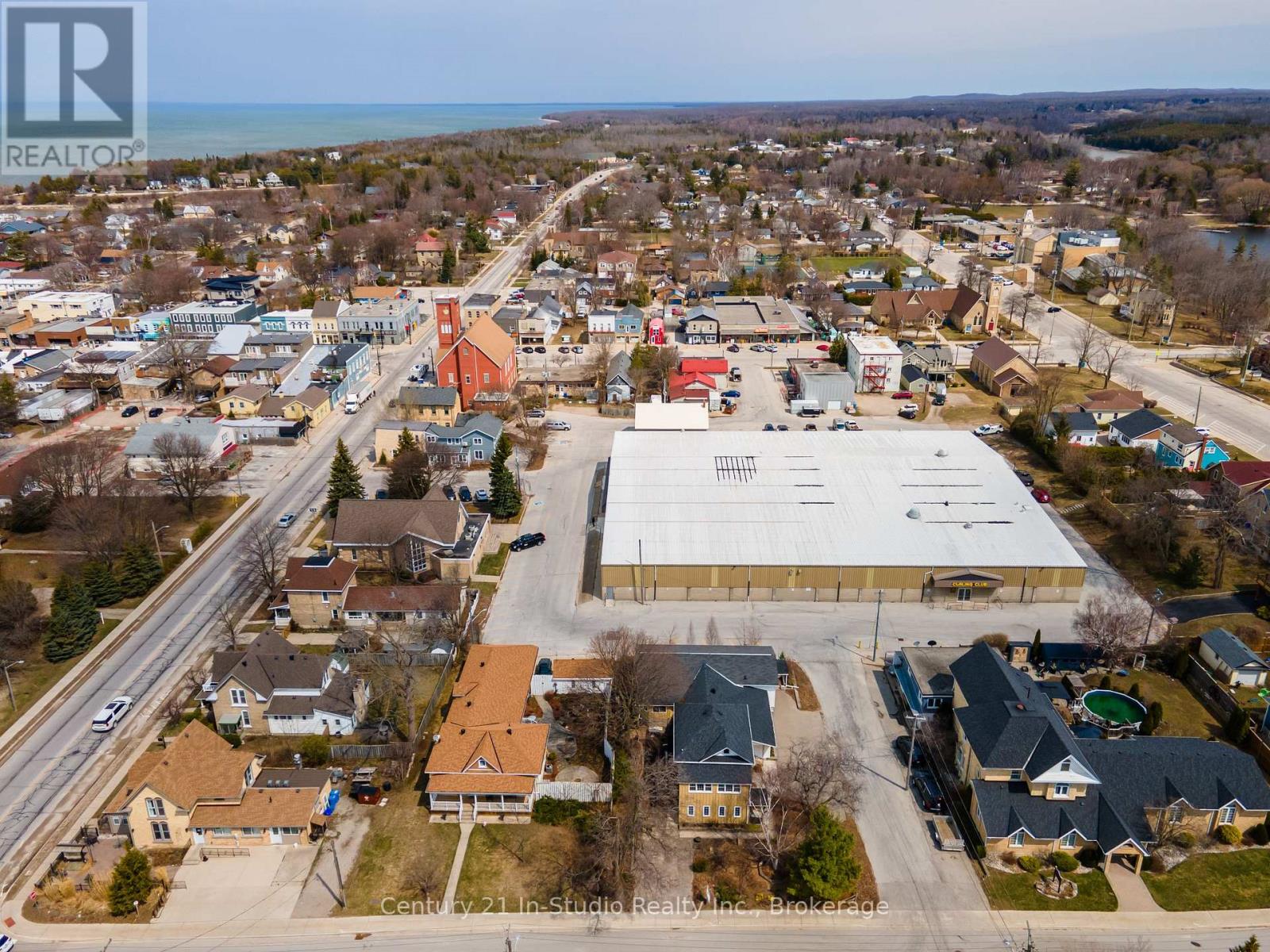 228 Palmerston Street, Saugeen Shores, Ontario  N0H 2L0 - Photo 3 - X12037227