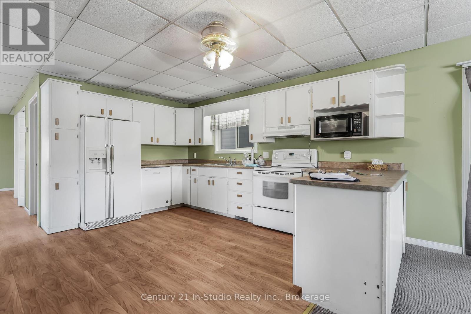 228 Palmerston Street, Saugeen Shores, Ontario  N0H 2L0 - Photo 30 - X12037227