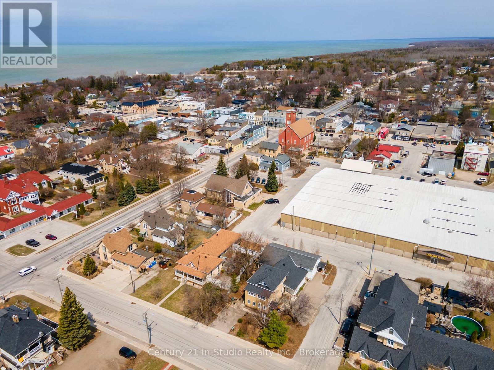 228 Palmerston Street, Saugeen Shores, Ontario  N0H 2L0 - Photo 4 - X12037227