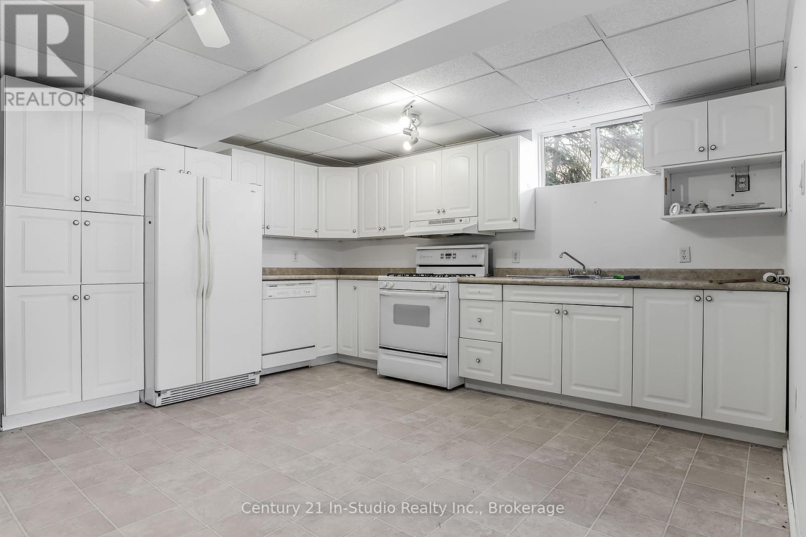 228 Palmerston Street, Saugeen Shores, Ontario  N0H 2L0 - Photo 43 - X12037227