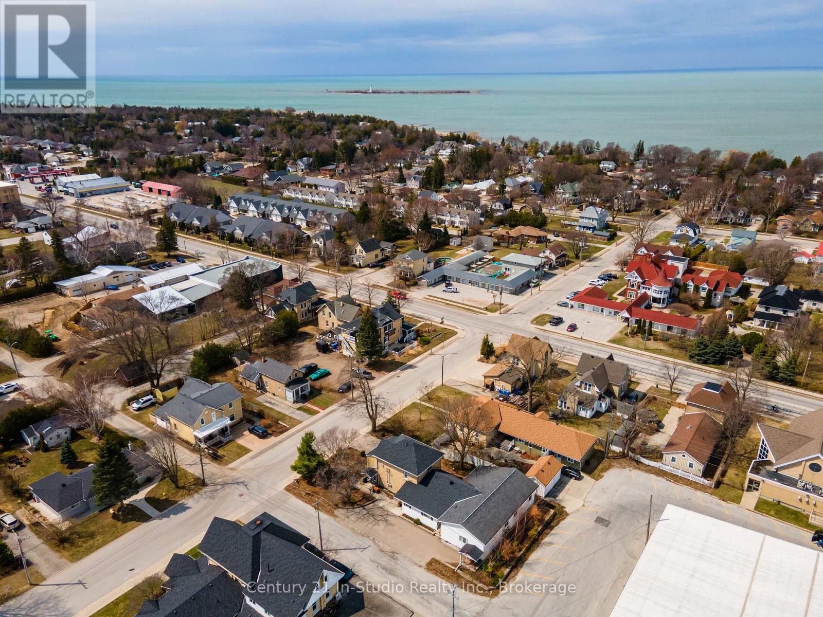228 Palmerston Street, Saugeen Shores, Ontario  N0H 2L0 - Photo 48 - X12037227