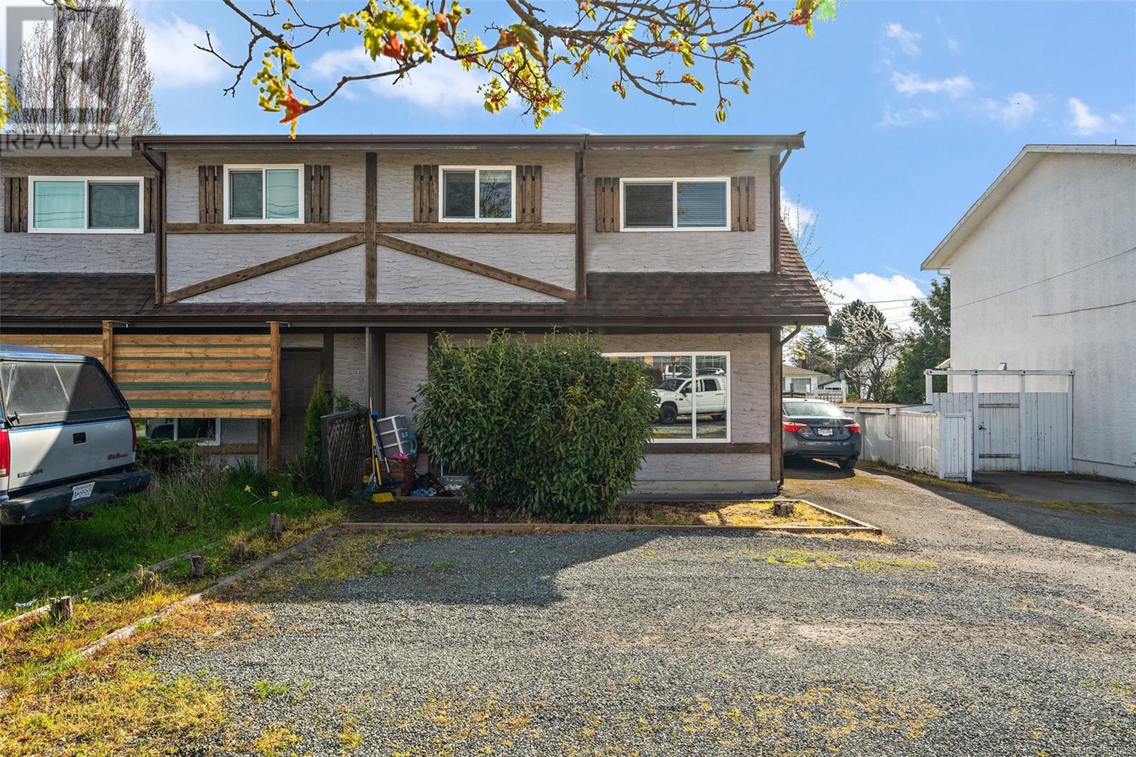 Property at 3979 Shelbourne St image 1
