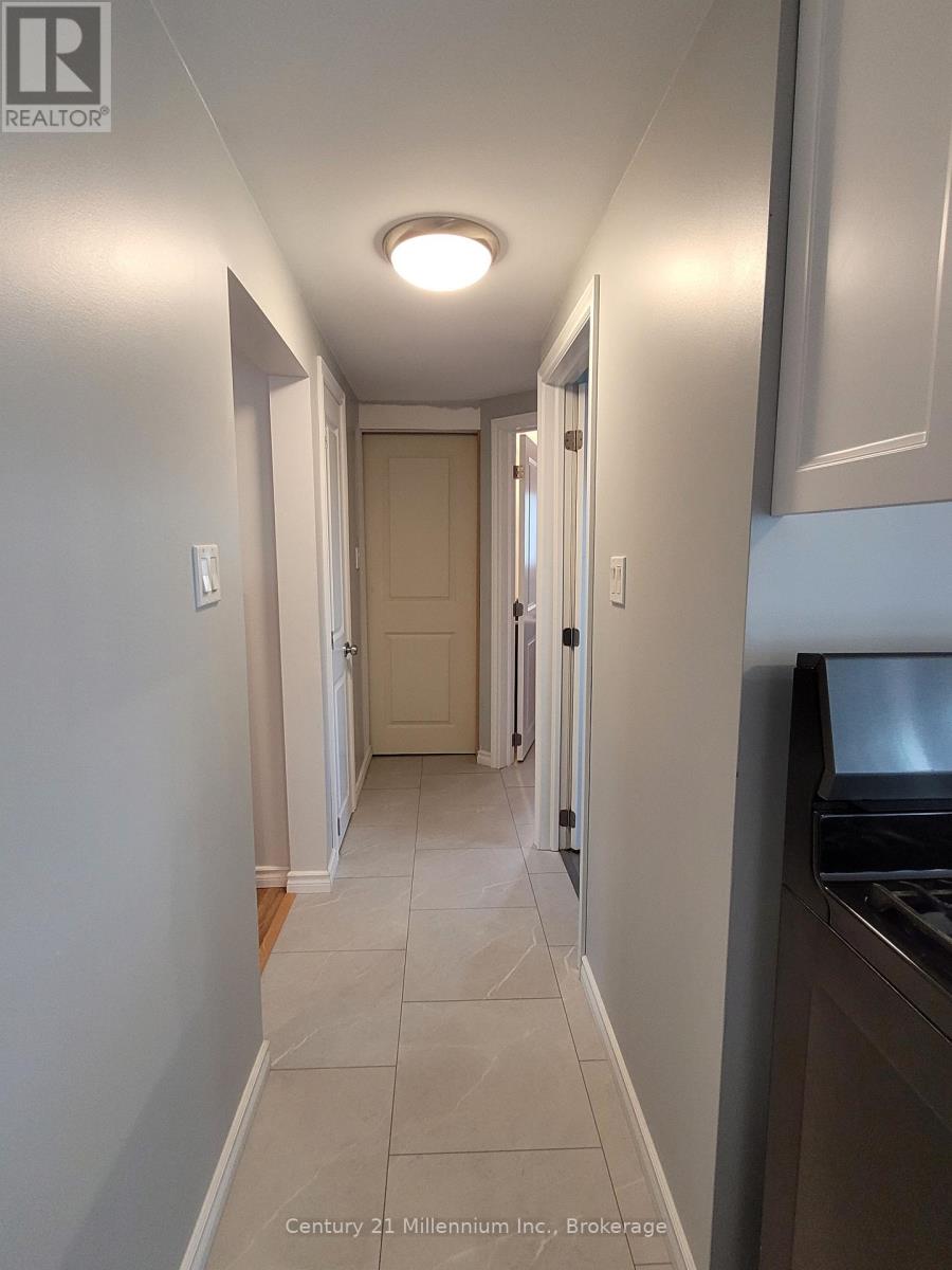 25 Ayling Reid Court, Wasaga Beach, Ontario  L9Z 2G5 - Photo 9 - S12088612