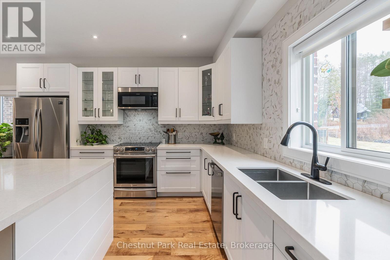 76 Selkirk Drive, Huntsville, Ontario  P1H 0C6 - Photo 11 - X12088617
