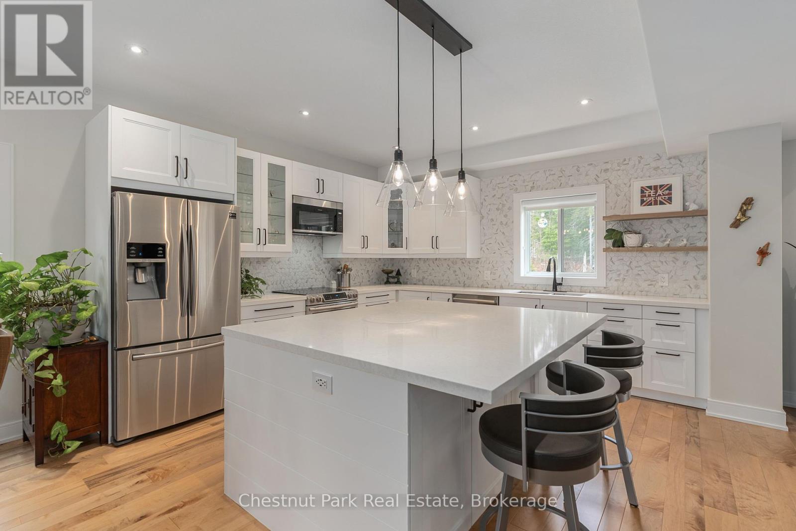 76 Selkirk Drive, Huntsville, Ontario  P1H 0C6 - Photo 8 - X12088617