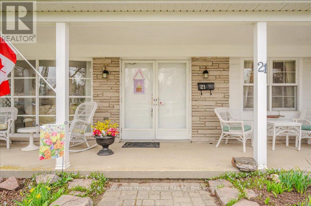 21 Kingsley Court, Guelph, Ontario  N1E 1E2 - Photo 5 - X12088619
