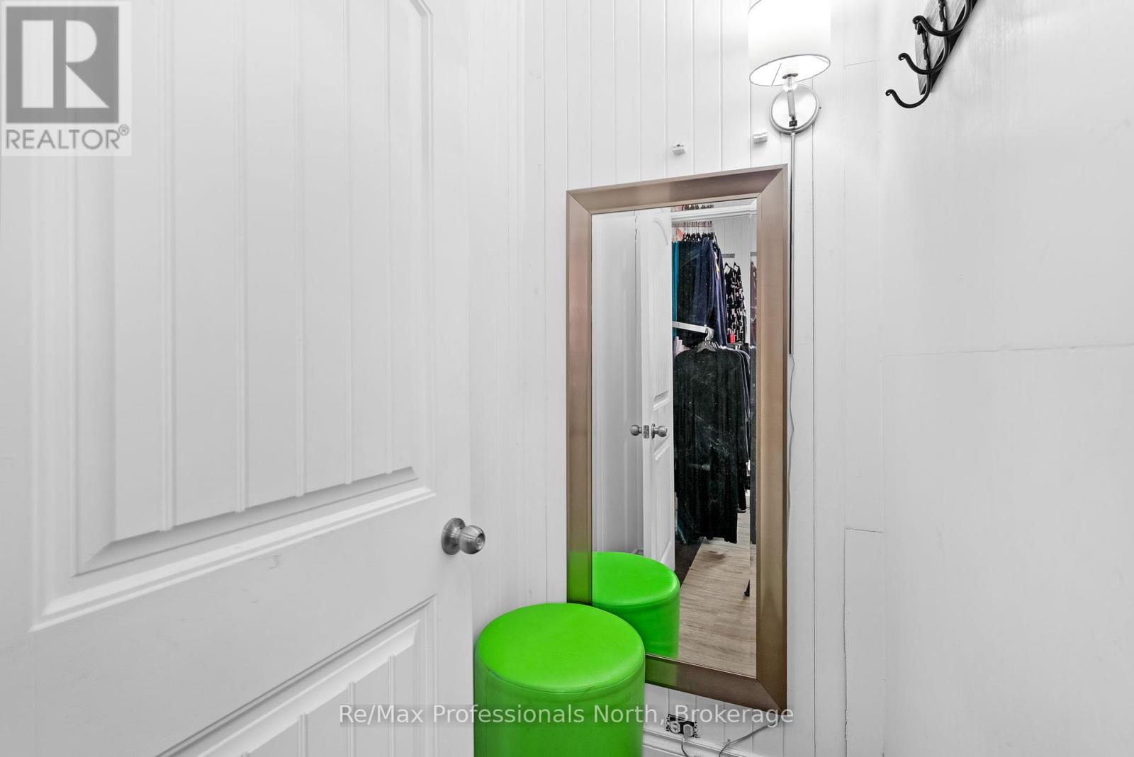 265 Muskoka Road S, Gravenhurst, Ontario  P1P 1J1 - Photo 10 - X12088684