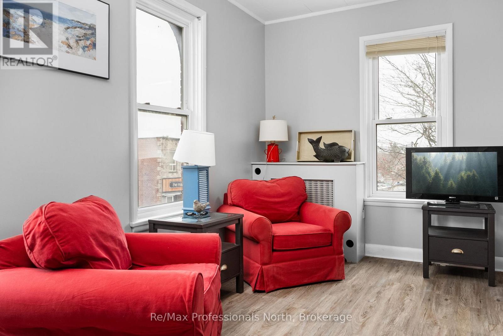 265 Muskoka Road S, Gravenhurst, Ontario  P1P 1J1 - Photo 12 - X12088684