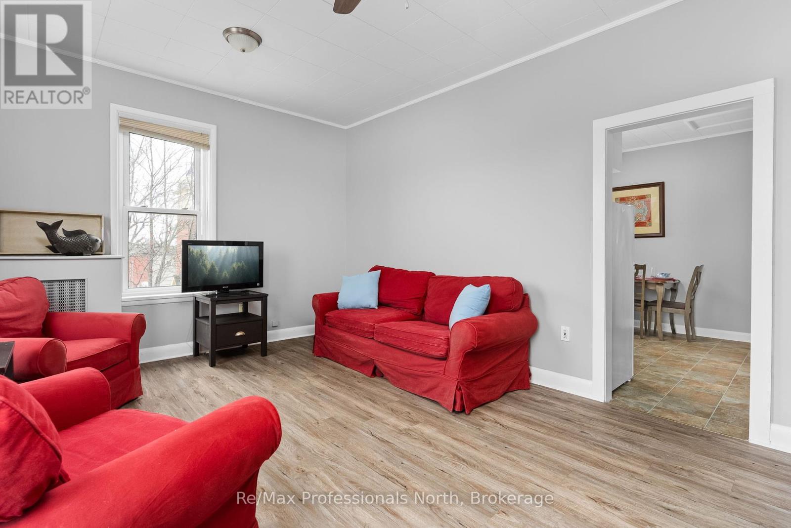 265 Muskoka Road S, Gravenhurst, Ontario  P1P 1J1 - Photo 13 - X12088684