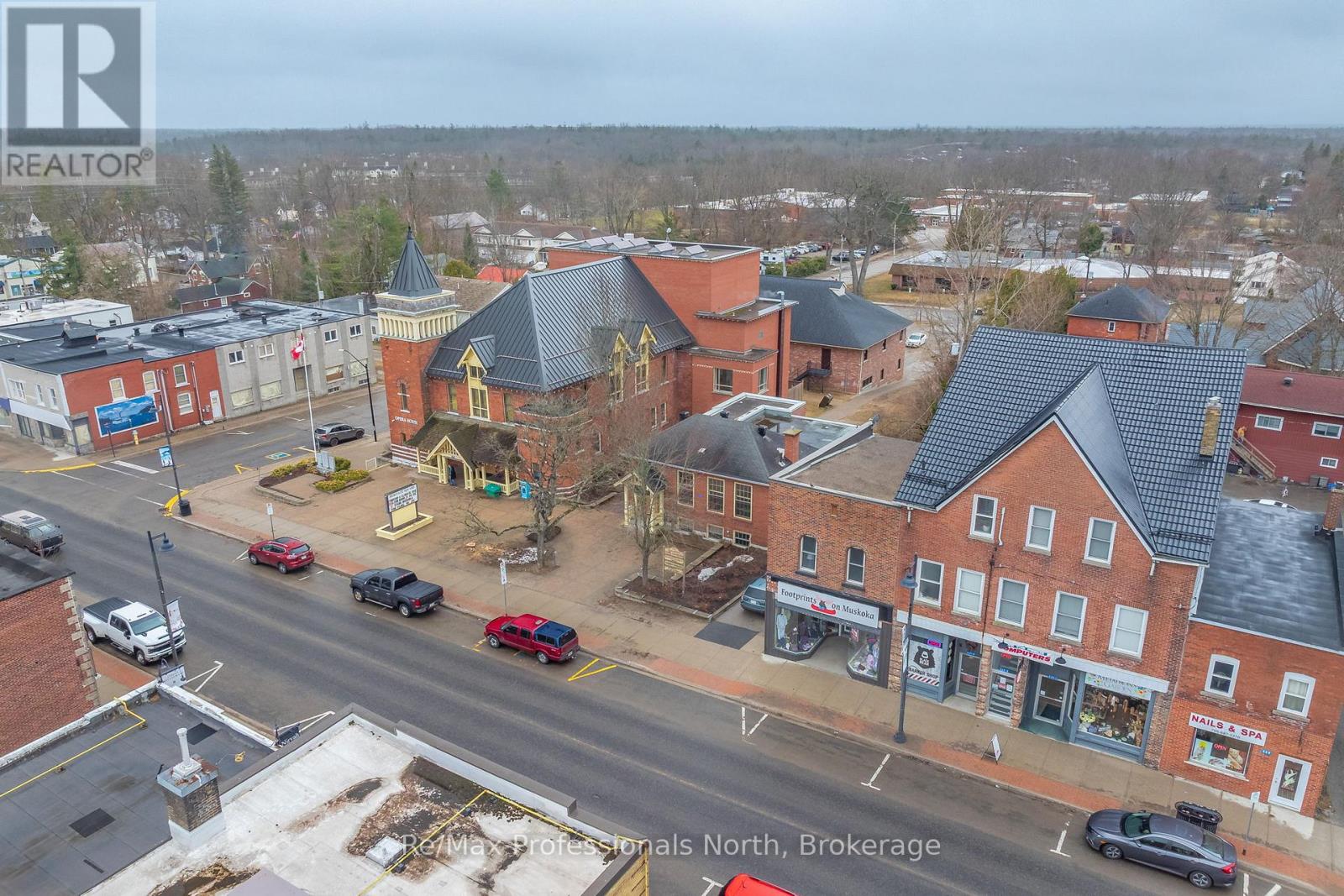 265 Muskoka Road S, Gravenhurst, Ontario  P1P 1J1 - Photo 25 - X12088684