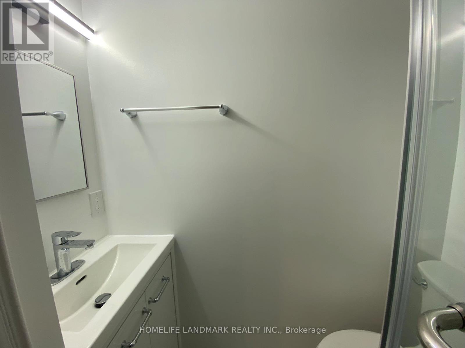 #5 - 353 Spadina Avenue, Toronto, Ontario  M5T 2G3 - Photo 5 - C12088465