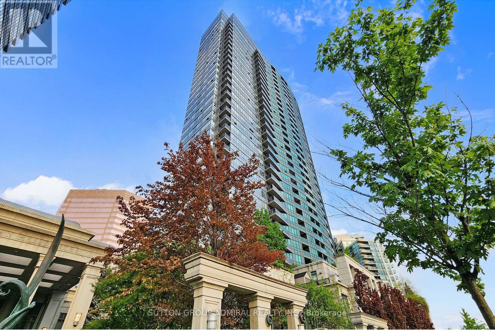 305 - 15 GREENVIEW AVENUE, Toronto, Ontario