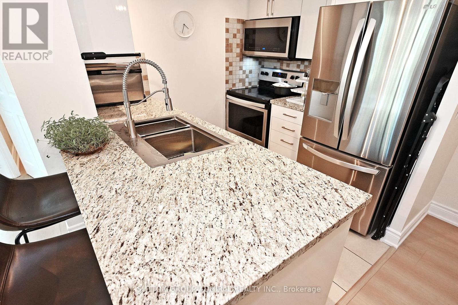305 - 15 Greenview Avenue, Toronto, Ontario  M2M 1R2 - Photo 16 - C12088565